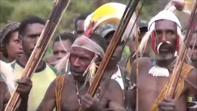 A emocionante chegada da Bíblia na tribo Kimyal