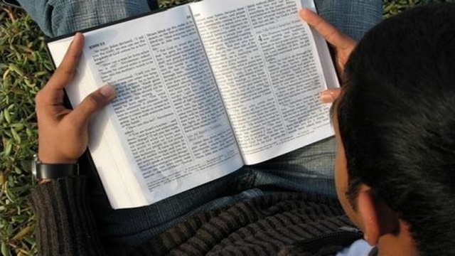 leia-a-biblia-inteira-em-um-ano
